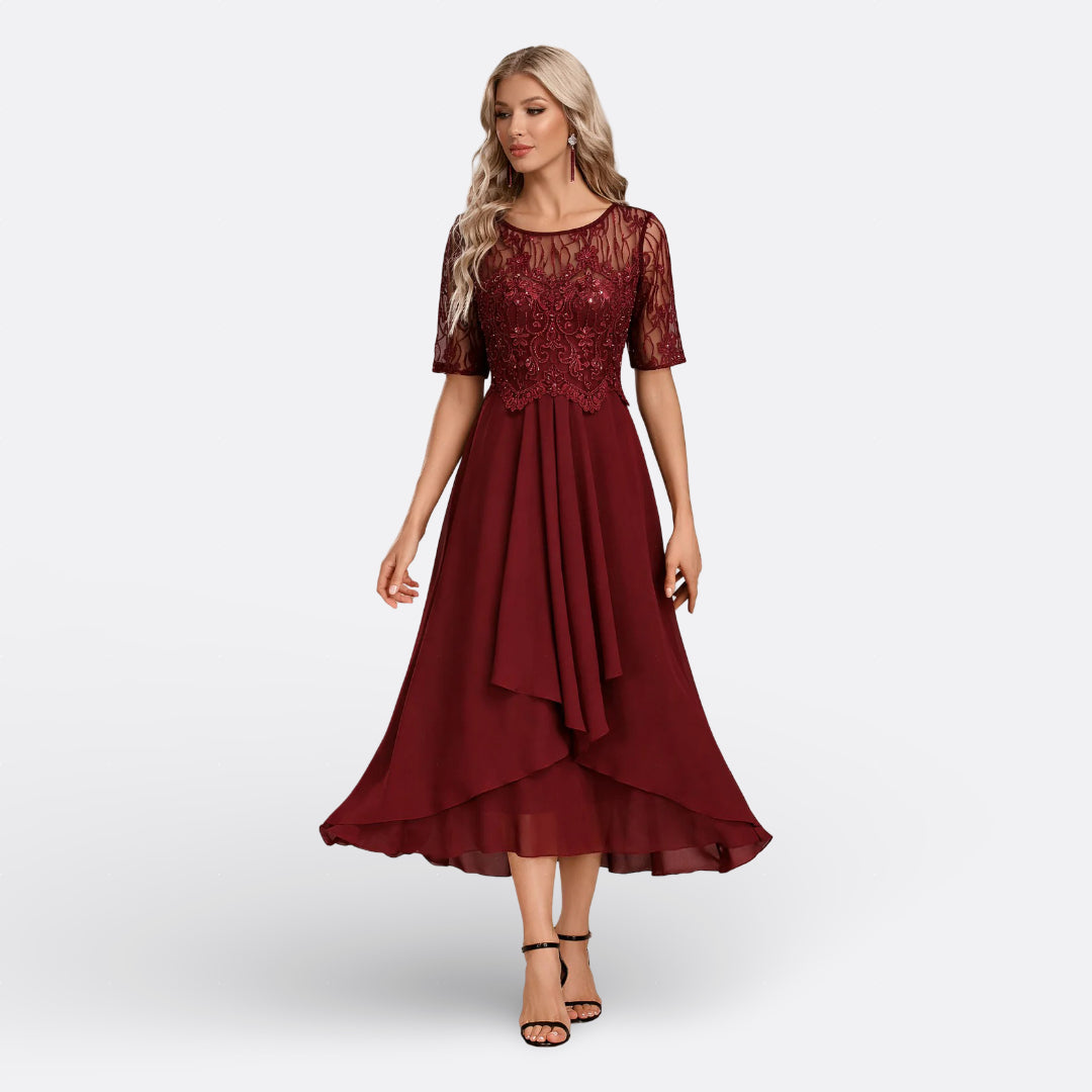 Mariana - Robe en dentelle à manches courtes